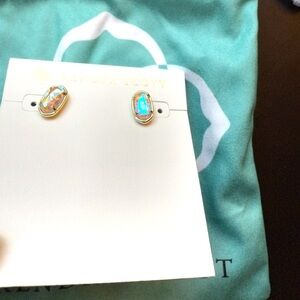 New! Kendra Scott Gold Iridescent stud earrings